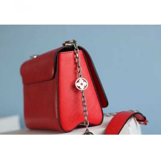 Original chanel store Bagsaaa Twist PM Red M50523