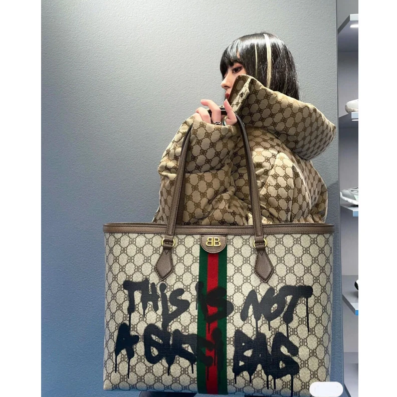 38 x 28 x Balenciaga x Gucci Hacker Graffiti Medium Tote Bag Beige