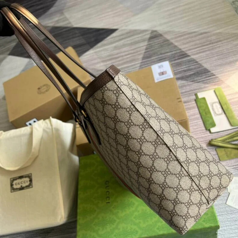 Replica bags lv Balenciaga x Gucci Hacker Medium Tote Bag Beige