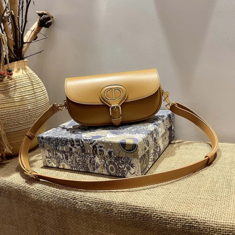 Louis vuitton locations Adjustabl Christian Dior Bobby East-West Bag M9327 in Amber Box Calfskin