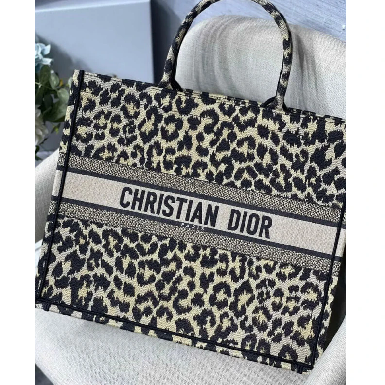 Replica bags lv Firma “CH Dior Book Tote Ricamo Mizza Beige Multicolore