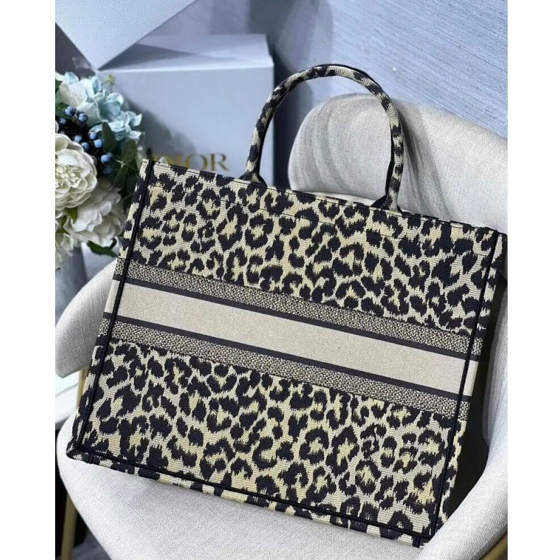 Replica bags lv Firma “CH Dior Book Tote Ricamo Mizza Beige Multicolore
