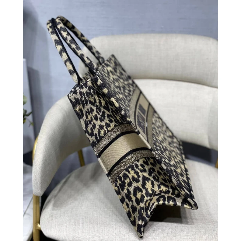 Replica bags lv Firma “CH Dior Book Tote Ricamo Mizza Beige Multicolore
