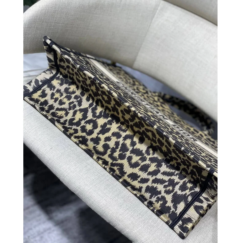 Replica bags lv Firma “CH Dior Book Tote Ricamo Mizza Beige Multicolore