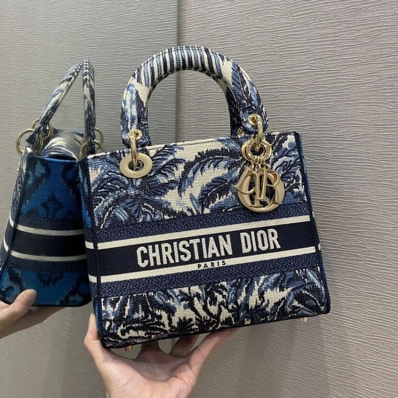 Top lv Can be ca Dior Medium Lady D-Lite Bag Blue Dior Palms Embroidery
