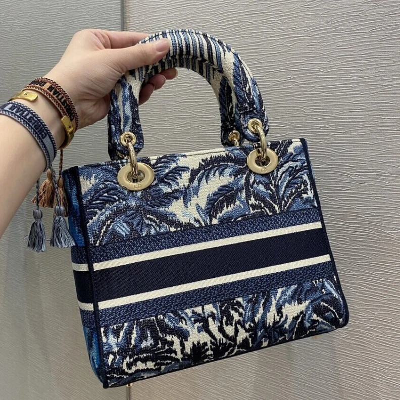 Top lv Can be ca Dior Medium Lady D-Lite Bag Blue Dior Palms Embroidery