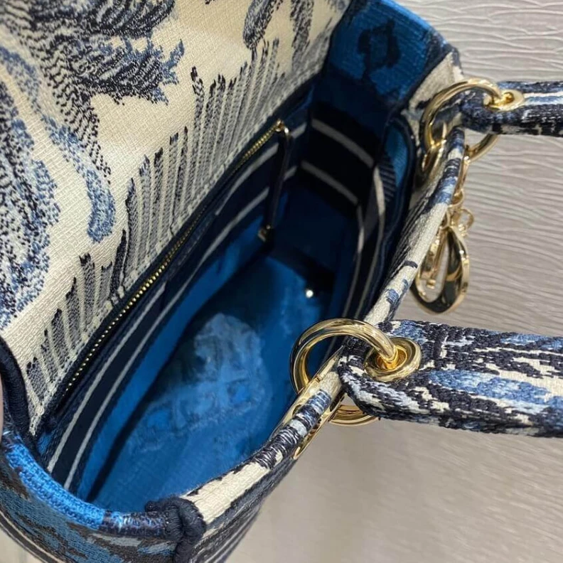 Top lv Can be ca Dior Medium Lady D-Lite Bag Blue Dior Palms Embroidery