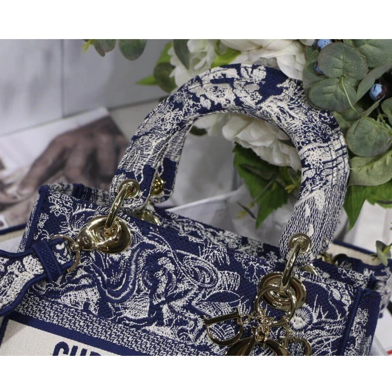 Louis vuitton locations Dust bag Dior Medium Lady D-Lite Bag Blue Toile de Jouy Reverse Embroidery