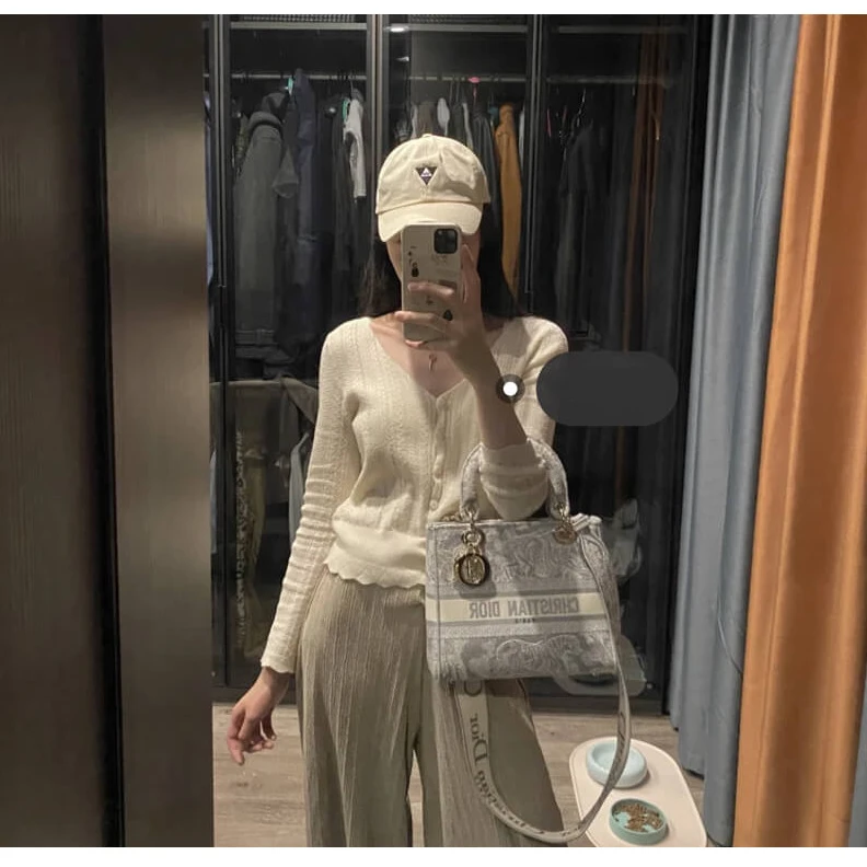 Louis vuitton locations 24 x 20 x Dior Medium Lady D-Lite Bag Gray Toile de Jouy Reverse Embroidery