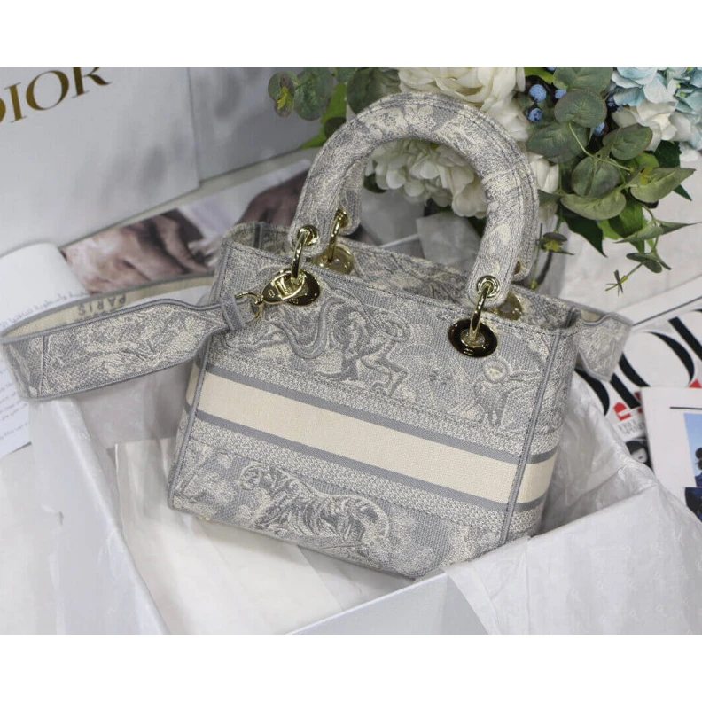 Louis vuitton locations 24 x 20 x Dior Medium Lady D-Lite Bag Gray Toile de Jouy Reverse Embroidery