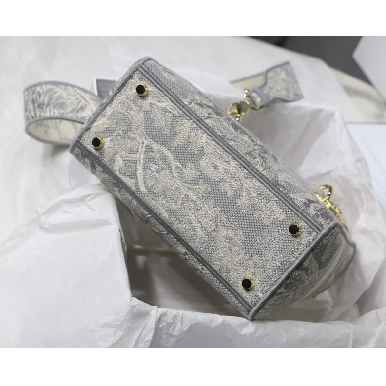 Louis vuitton locations 24 x 20 x Dior Medium Lady D-Lite Bag Gray Toile de Jouy Reverse Embroidery
