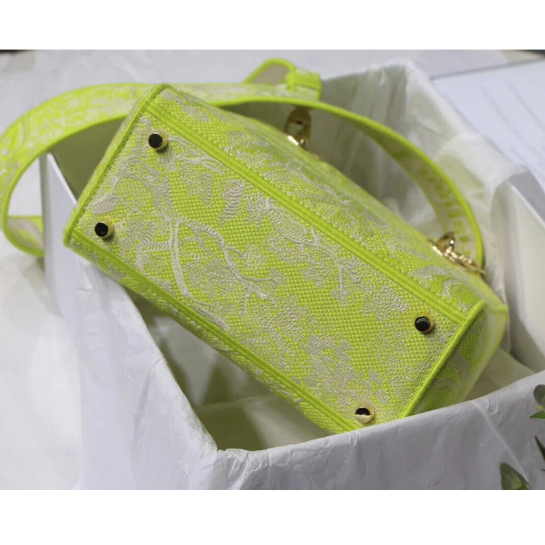 Replica bags The bag m Dior Medium Lady D-Lite Bag Lime Toile de Jouy Reverse Embroidery