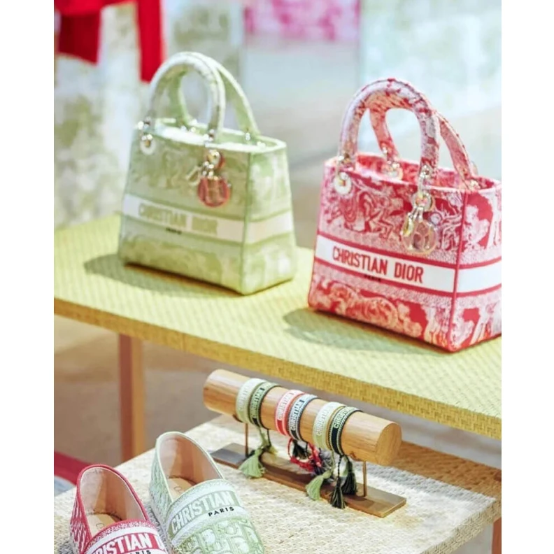 Replica bags The bag m Dior Medium Lady D-Lite Bag Lime Toile de Jouy Reverse Embroidery