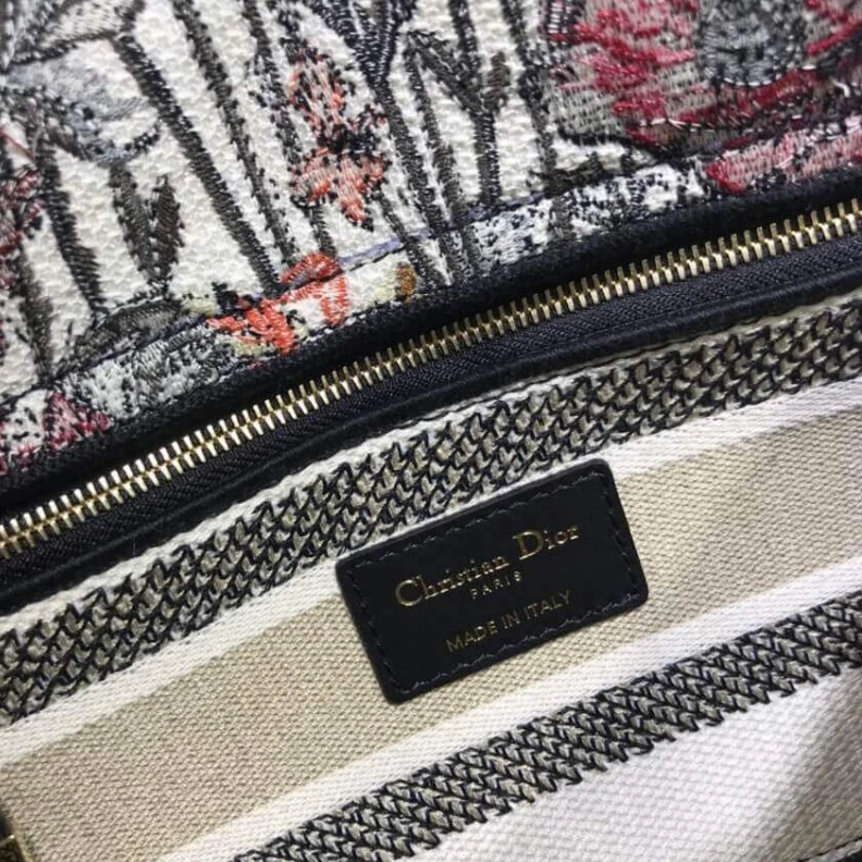 Replica valentino bags Can be ca Dior Medium Lady D-Lite Bag Multicolor Mille Fleurs Embroidery