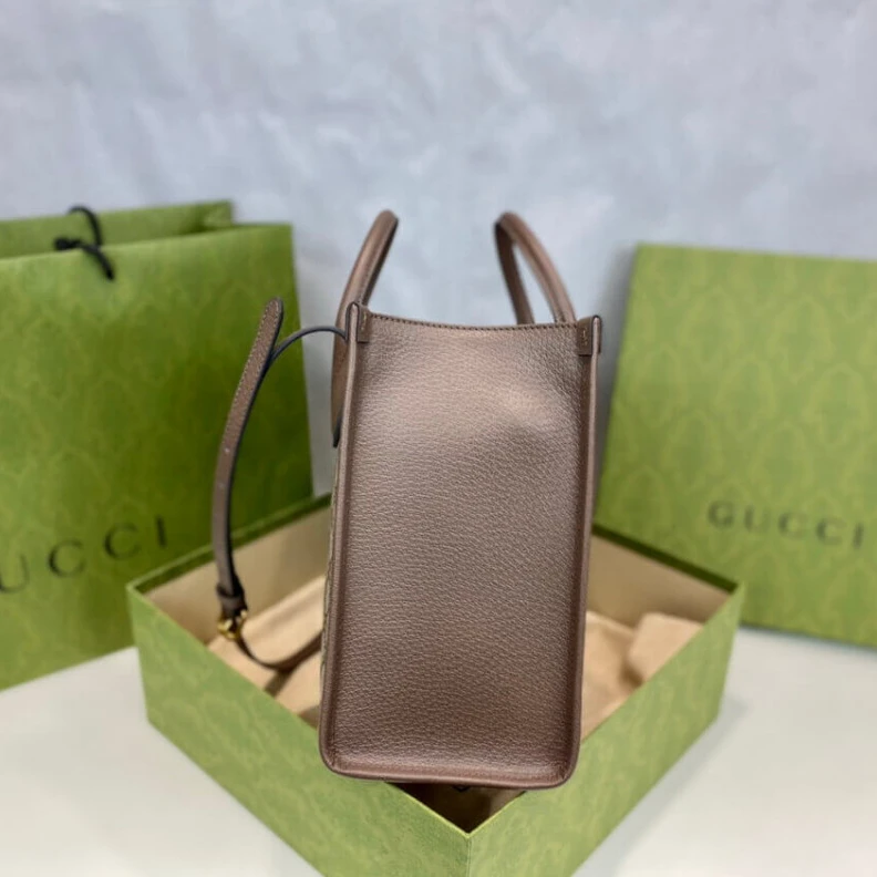 Louis vuitton locations Top handl Disney x Gucci Donald Duck Tote Bag
