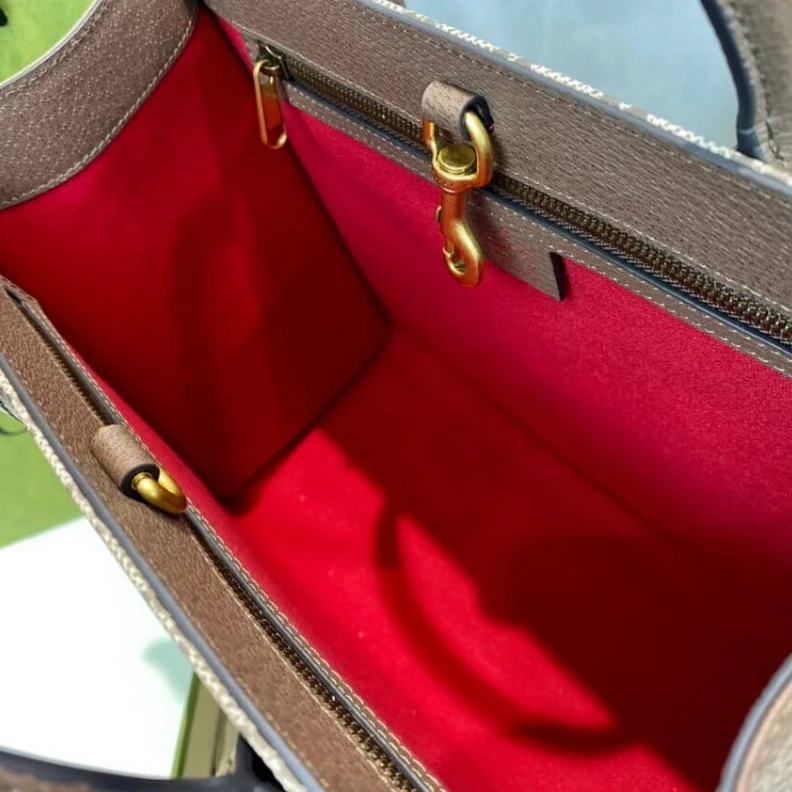 Louis vuitton locations Top handl Disney x Gucci Donald Duck Tote Bag