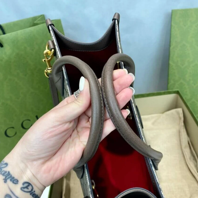 Louis vuitton locations Top handl Disney x Gucci Donald Duck Tote Bag