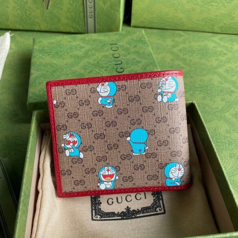 Top lv Eight car Doraemon x Gucci Bifold Wallet