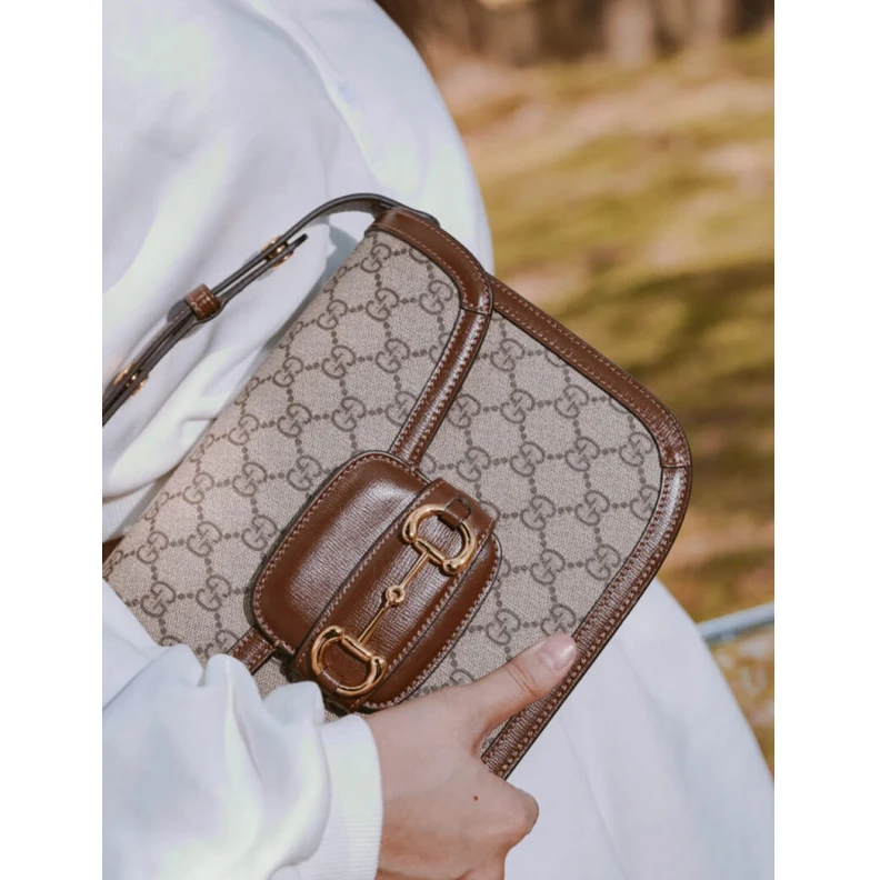 Replica bags Each bag Gucci 1955 Horsebit Brown GG Supreme Canvas Shoulder Bag