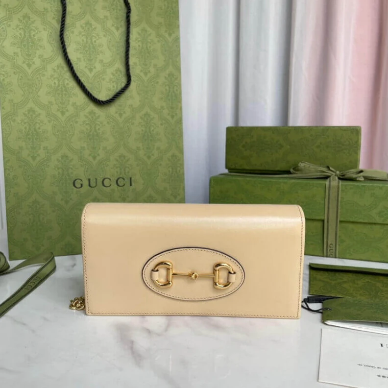 Kitlife 1 open po Gucci 1955 Horsebit Wallet With Chain in Beige Leather