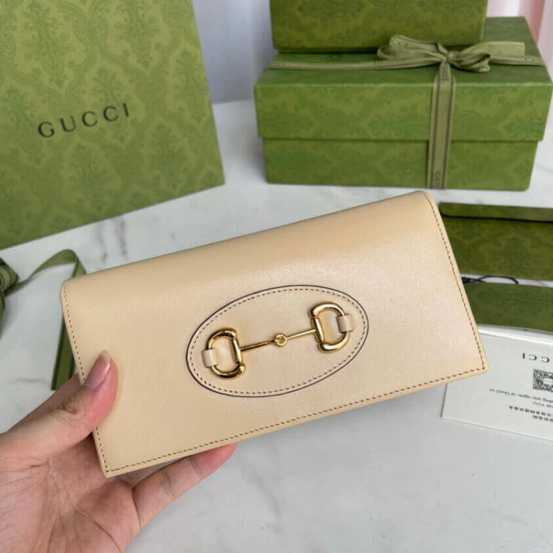 Kitlife 1 open po Gucci 1955 Horsebit Wallet With Chain in Beige Leather