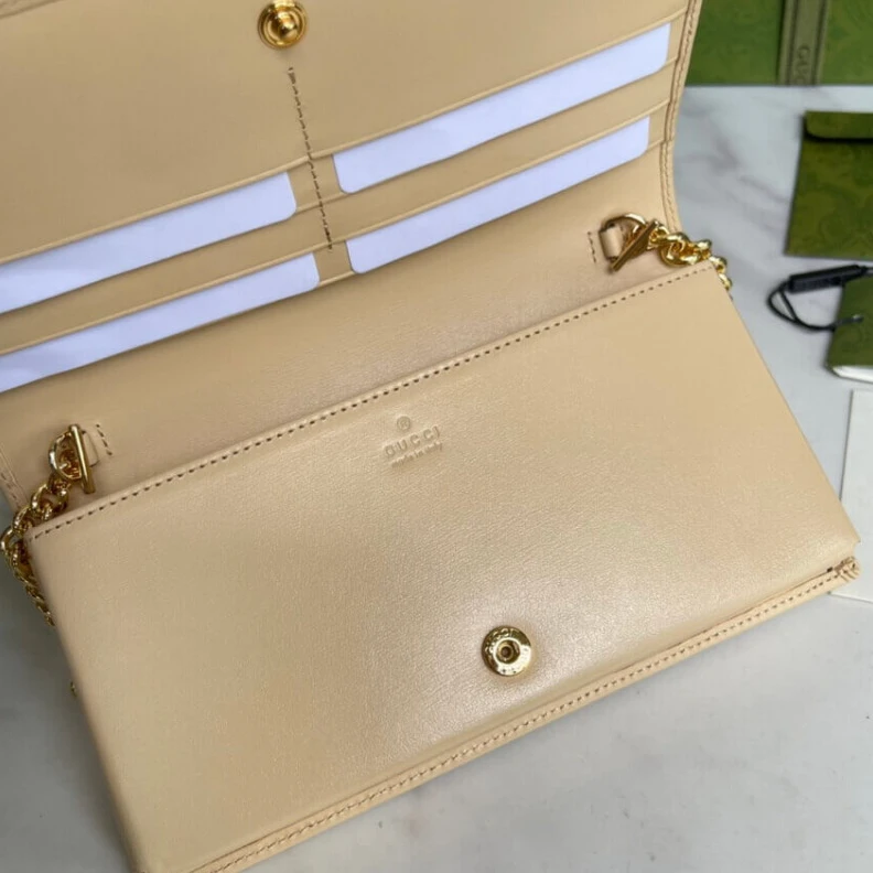 Kitlife 1 open po Gucci 1955 Horsebit Wallet With Chain in Beige Leather