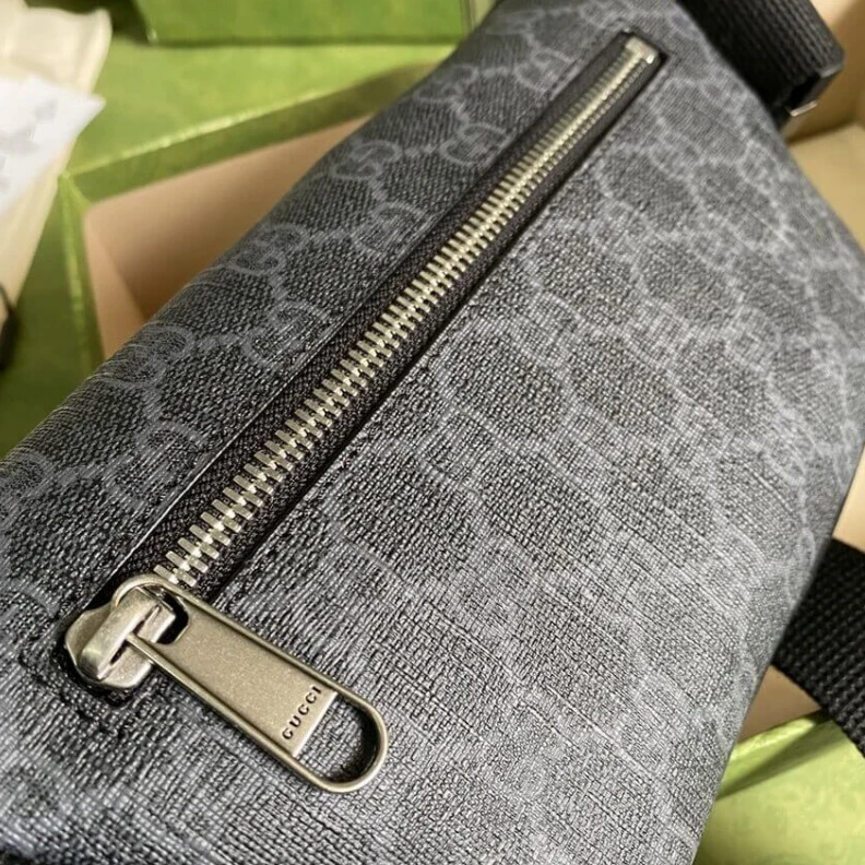 Kitlife Colors ani Gucci Belt Bag with Interlocking G in Black GG Supreme