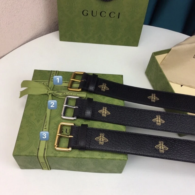 This styli Gucci Calfskin Bees And Stars Print Belt 40mm Black