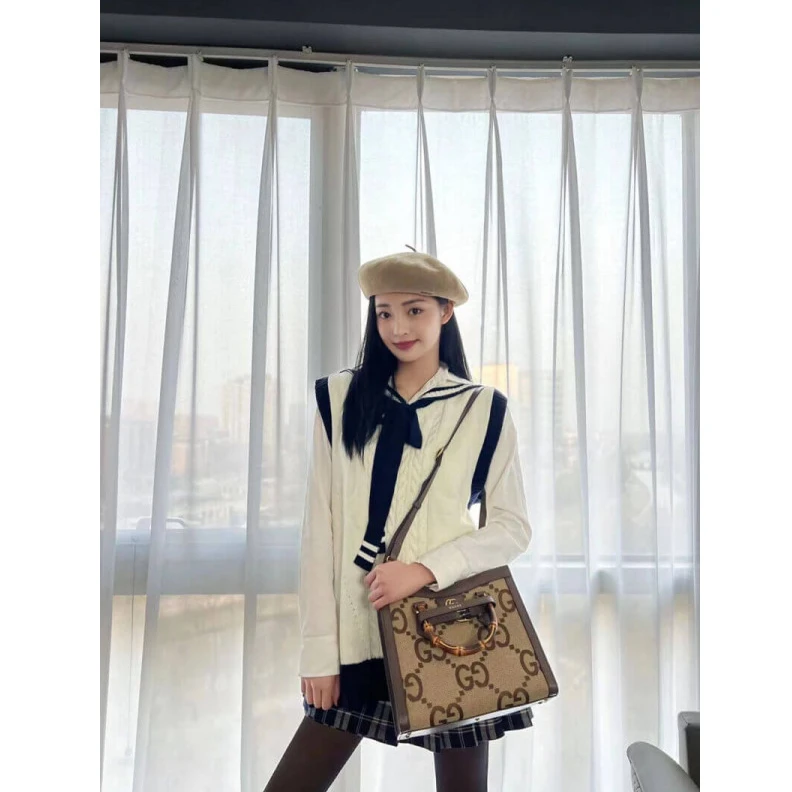 Replica bags lv Bamboo ha Gucci Diana Jumbo GG Small Tote Bag