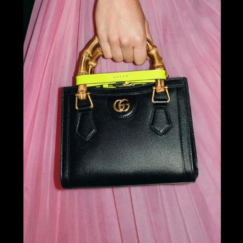 Top lv This item Gucci Diana Mini Tote Bag Black