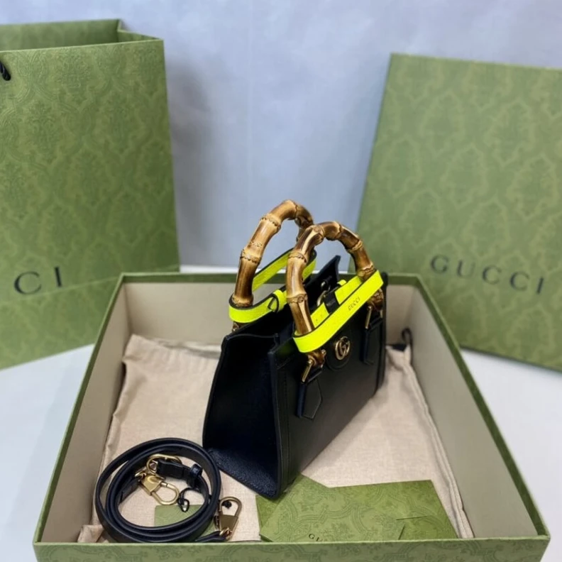 Top lv This item Gucci Diana Mini Tote Bag Black