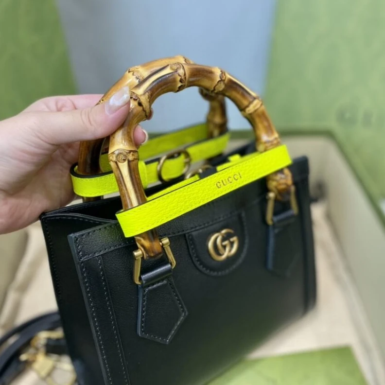Top lv This item Gucci Diana Mini Tote Bag Black