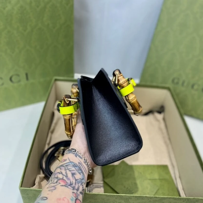 Top lv This item Gucci Diana Mini Tote Bag Black