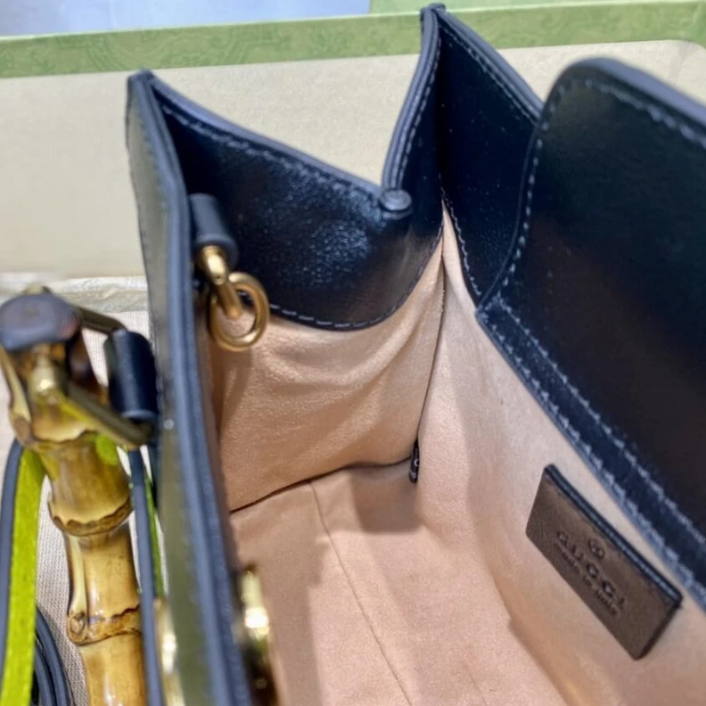 Top lv This item Gucci Diana Mini Tote Bag Black