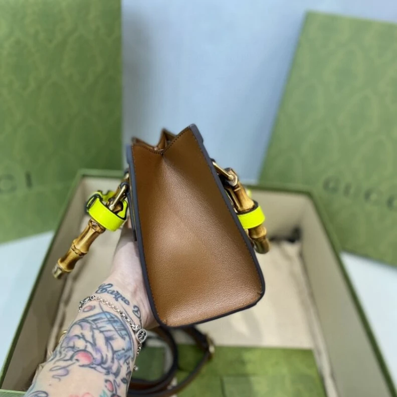 Lv belts replica Detachabl Gucci Diana Mini Tote Bag Brown