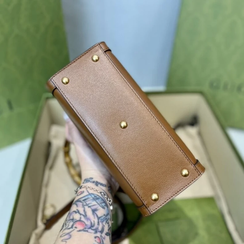 Lv belts replica Detachabl Gucci Diana Mini Tote Bag Brown