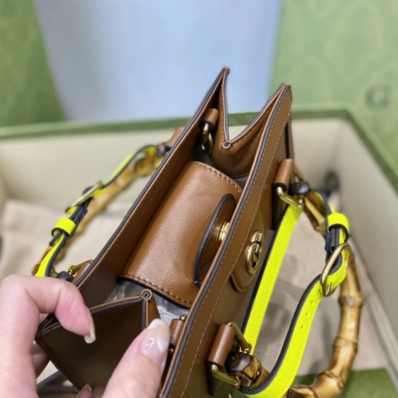 Lv belts replica Detachabl Gucci Diana Mini Tote Bag Brown