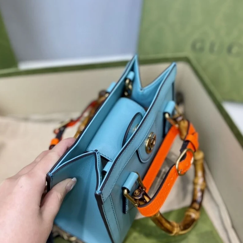 Replica bag Bamboo ha Gucci Diana Mini Tote Bag Light Blue