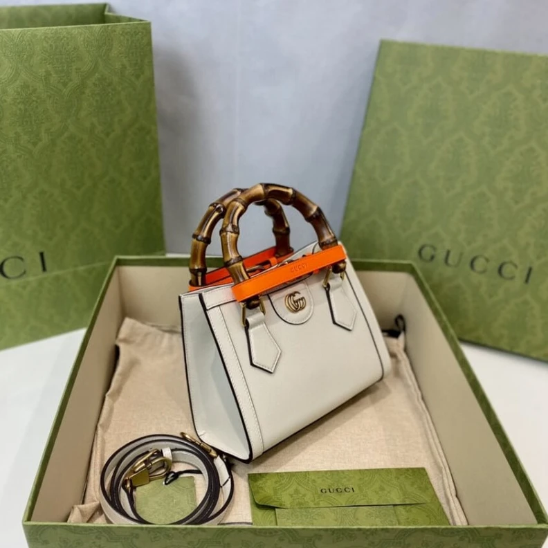 Louis vuitton locations White&nbs Gucci Diana Mini Tote Bag White