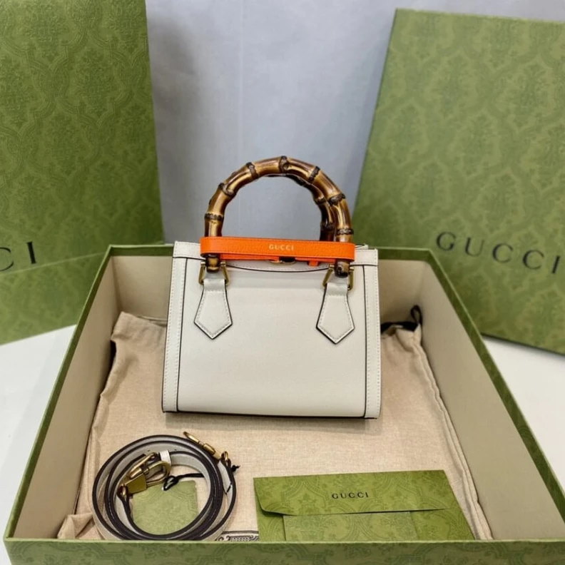 Louis vuitton locations White&nbs Gucci Diana Mini Tote Bag White