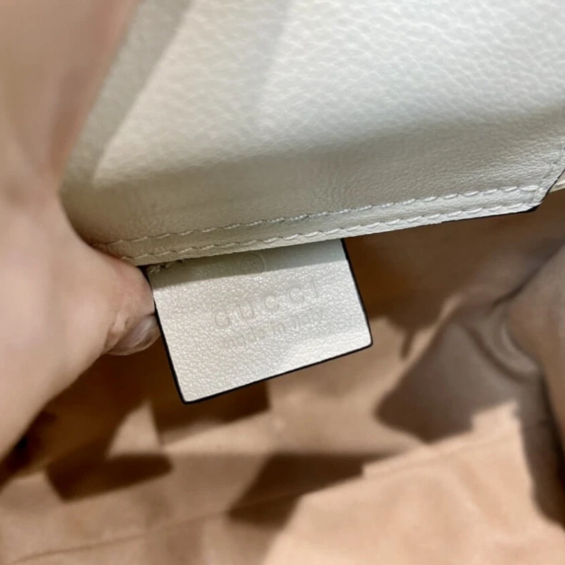 Louis vuitton locations White&nbs Gucci Diana Mini Tote Bag White