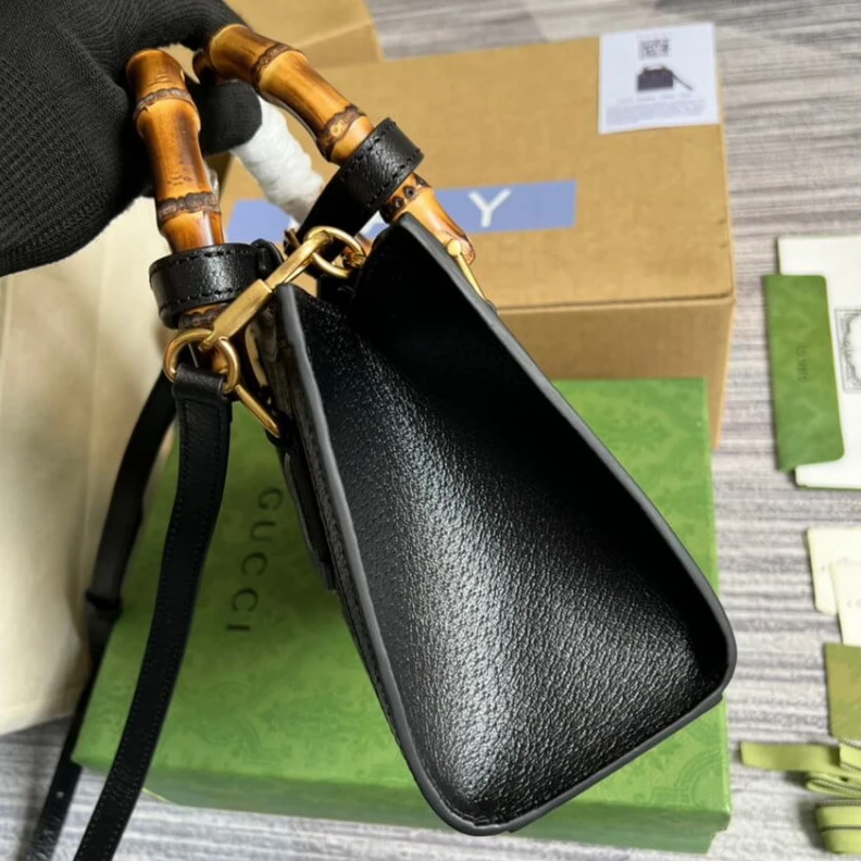 Replica bag Shiny ant Gucci Diana Mini Tote Bag in Black Denim
