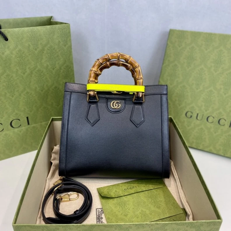 Louis vuitton locations Bamboo ha Gucci Diana Small Tote Bag Black