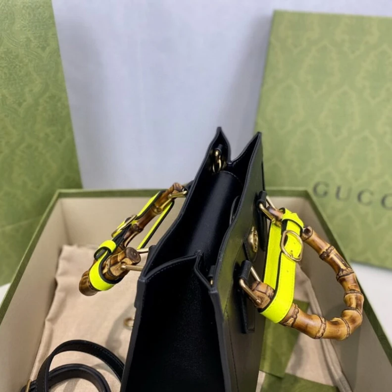 Louis vuitton locations Bamboo ha Gucci Diana Small Tote Bag Black