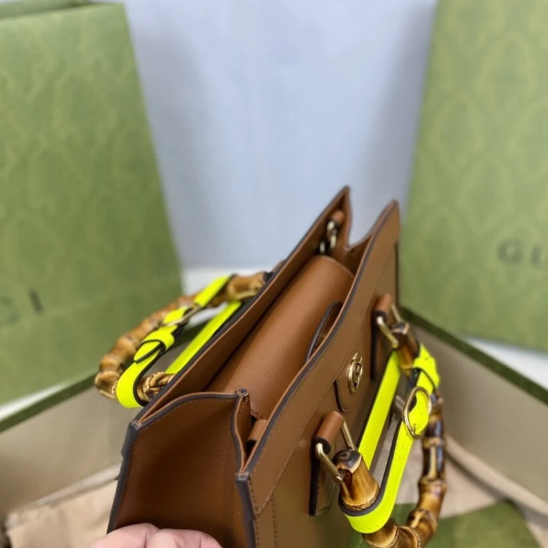 Kitlife ru Interior Gucci Diana Small Tote Bag Brown