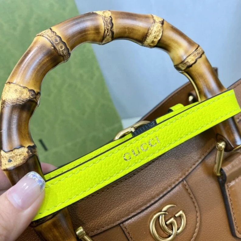 Kitlife ru Interior Gucci Diana Small Tote Bag Brown