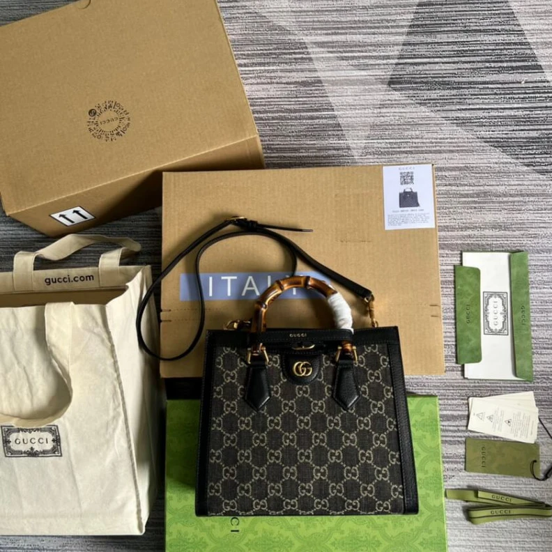 Replica bags lv Bamboo ha Gucci Diana Small Tote Bag in Black Denim