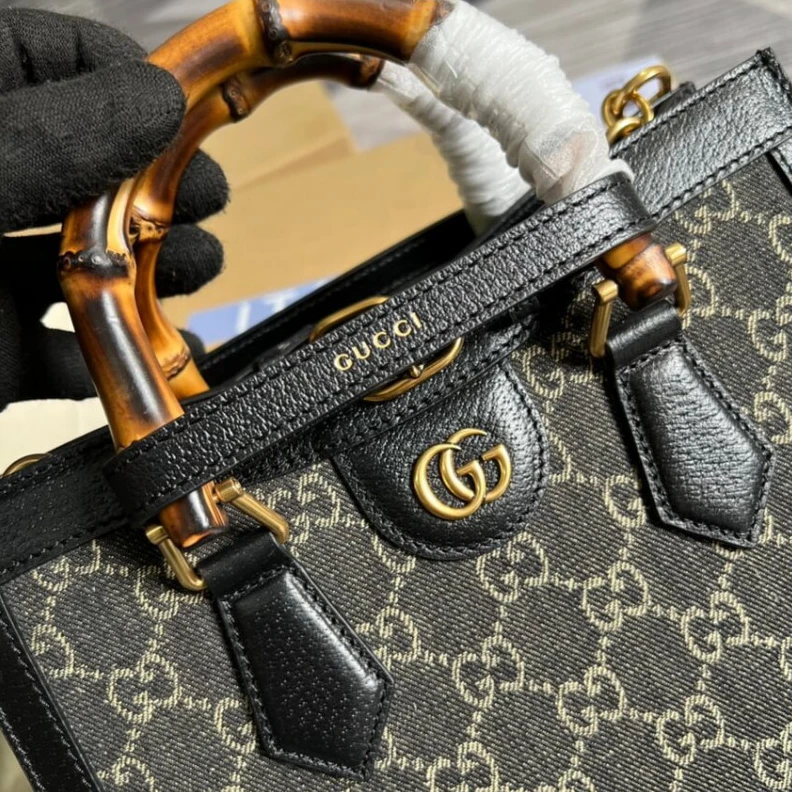 Replica bags lv Bamboo ha Gucci Diana Small Tote Bag in Black Denim