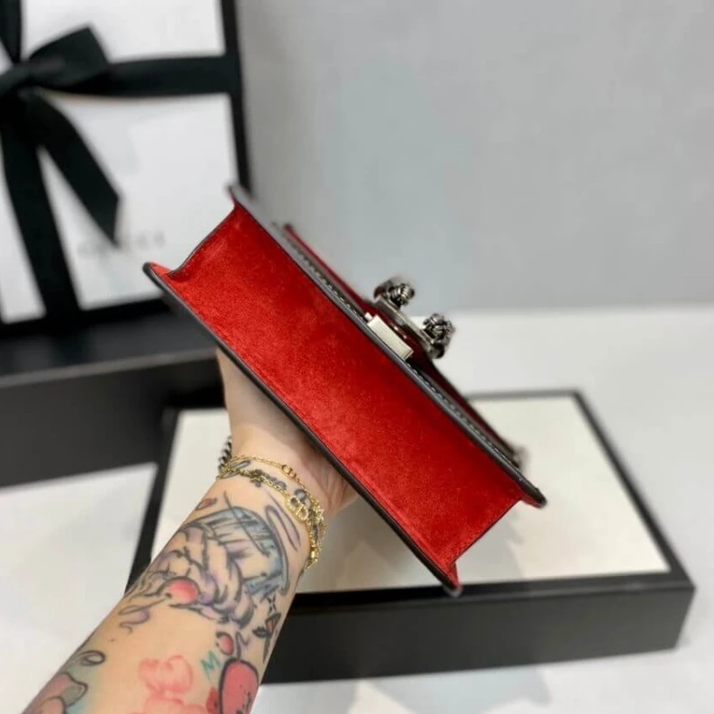 Replica bags lv Pin closu Gucci Dionysus GG Supreme Mini Bag Red
