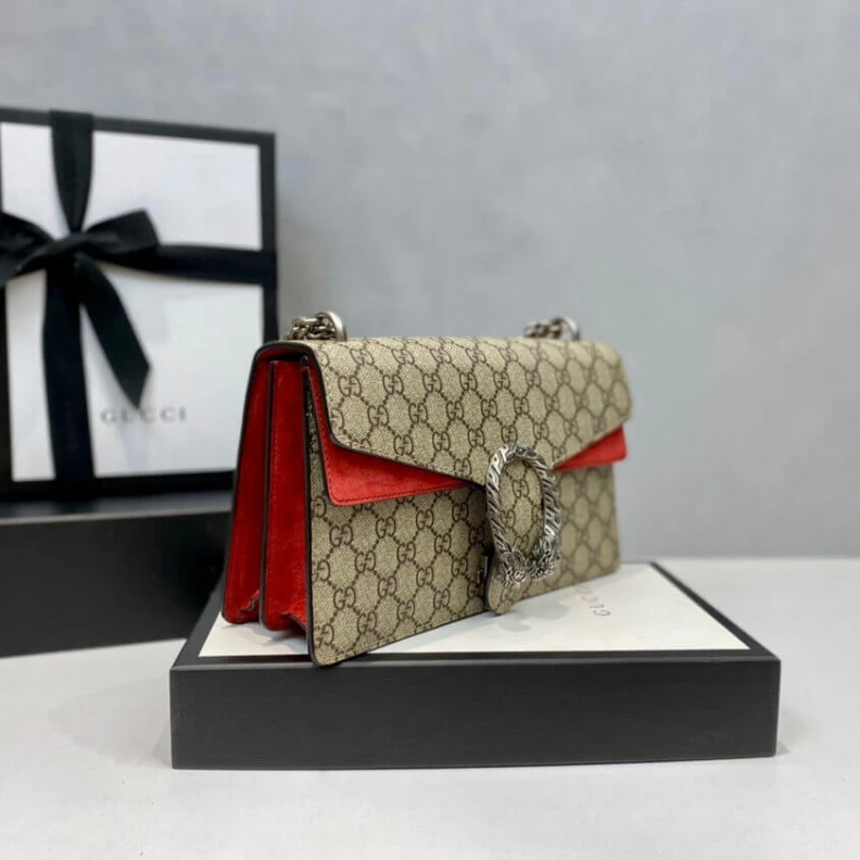 Louis vuitton locations Beige ebo Gucci Dionysus Small GG Shoulder Bag Red
